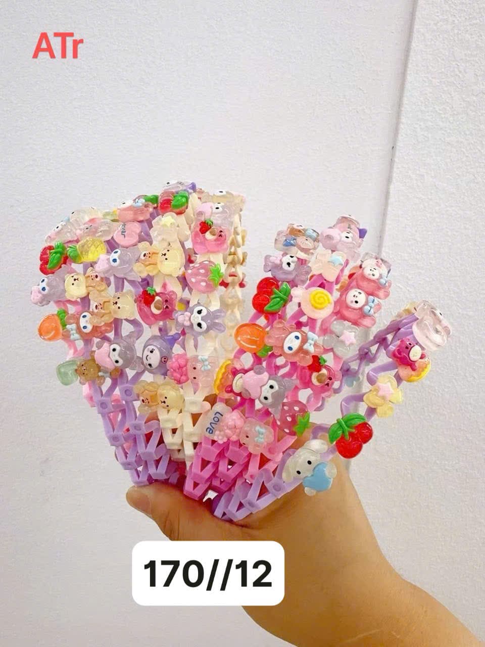 Kẹp tóc đính charm pastel